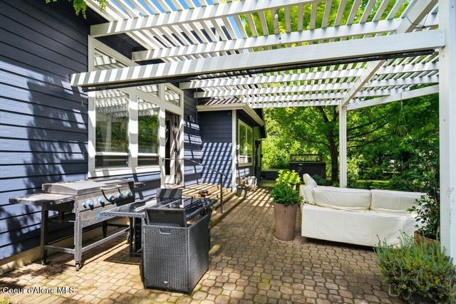 418 S Riviere Ct, Coeur D'alene, ID 83814