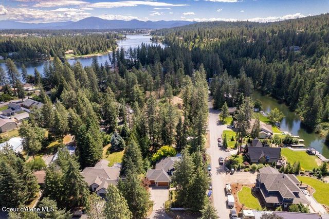 418 S Riviere Ct, Coeur D'alene, ID 83814