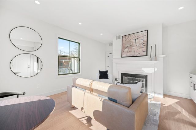 20 Whitney U:1, Quincy, MA 02169