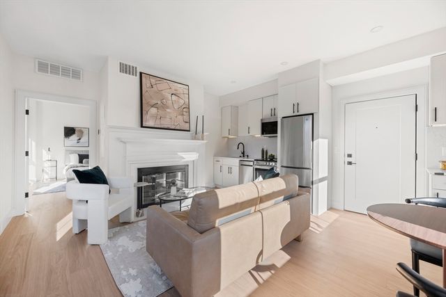 20 Whitney U:1, Quincy, MA 02169