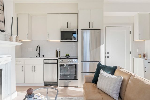 20 Whitney U:1, Quincy, MA 02169