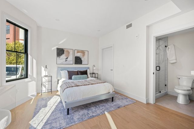 20 Whitney U:1, Quincy, MA 02169