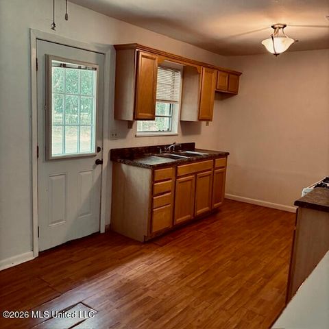 229 Linda Drive, Ocean Springs, MS 39564