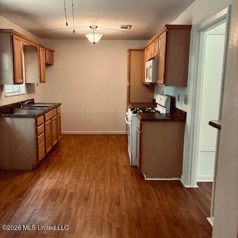229 Linda Drive, Ocean Springs, MS 39564