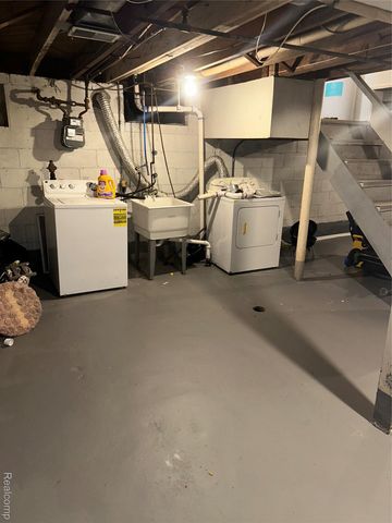 20065 Southfield Road, Detroit, MI 48235