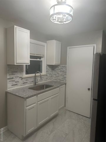 20065 Southfield Road, Detroit, MI 48235