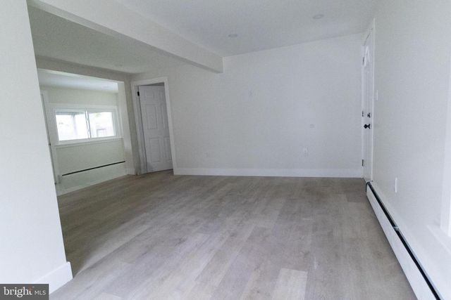 213 W LAKE AVE, Blackwood, NJ 08012