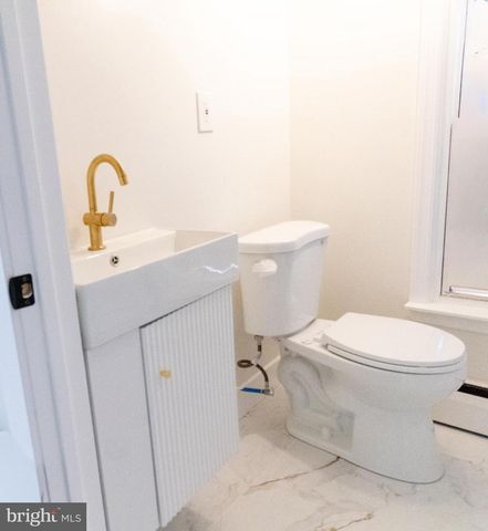 213 W LAKE AVE, Blackwood, NJ 08012