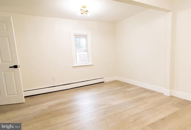 213 W LAKE AVE, Blackwood, NJ 08012