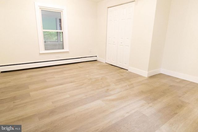 213 W LAKE AVE, Blackwood, NJ 08012