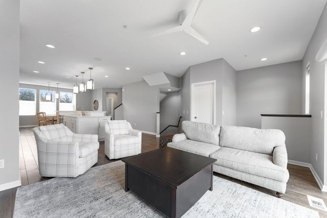 623 Satori Way, Chaska, MN 55318