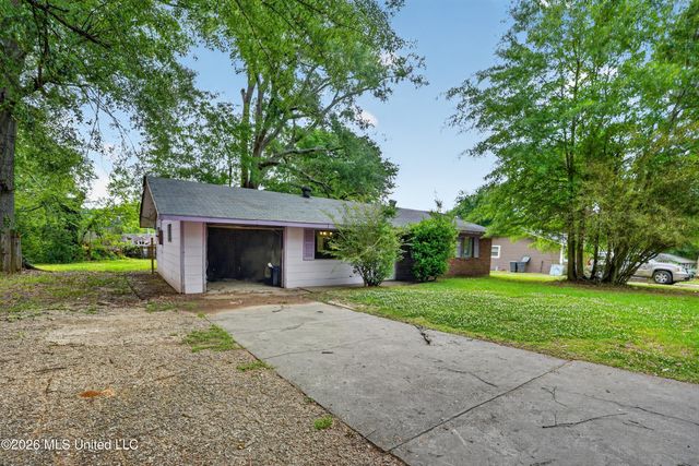 366 Queen Marie Lane, Jackson, MS 39209