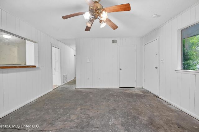 366 Queen Marie Lane, Jackson, MS 39209