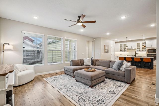 11004 S HOLLY SPRINGS DR, South Jordan, UT 84009