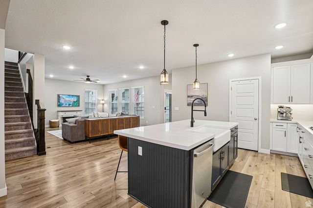 11004 S HOLLY SPRINGS DR, South Jordan, UT 84009