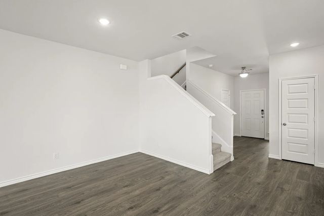 402 Saddle Lane, Denton, TX 76205