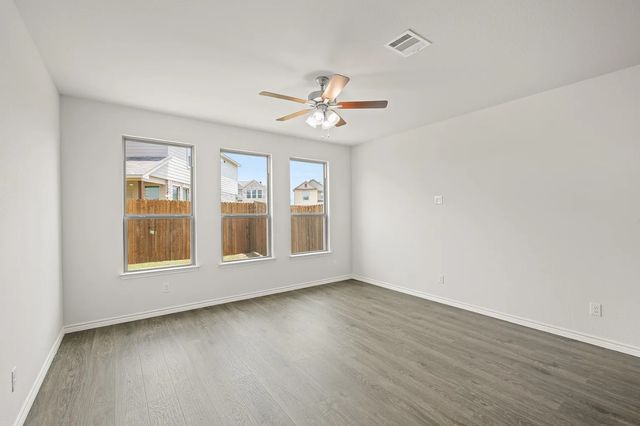 402 Saddle Lane, Denton, TX 76205