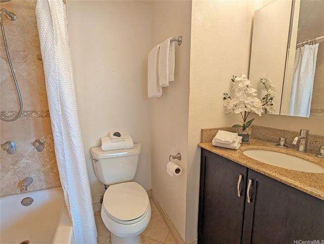 1617 Clark Street 804, Honolulu, HI 96822