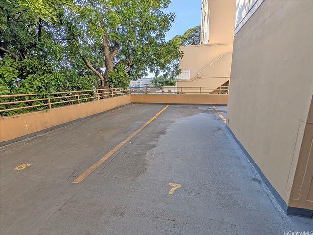 1617 Clark Street 804, Honolulu, HI 96822