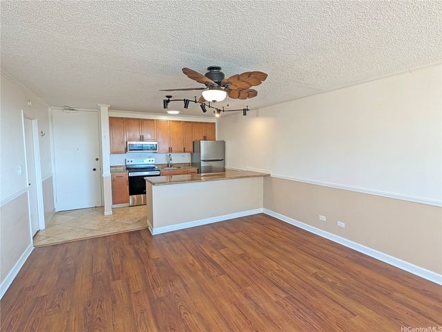 1617 Clark Street 804, Honolulu, HI 96822