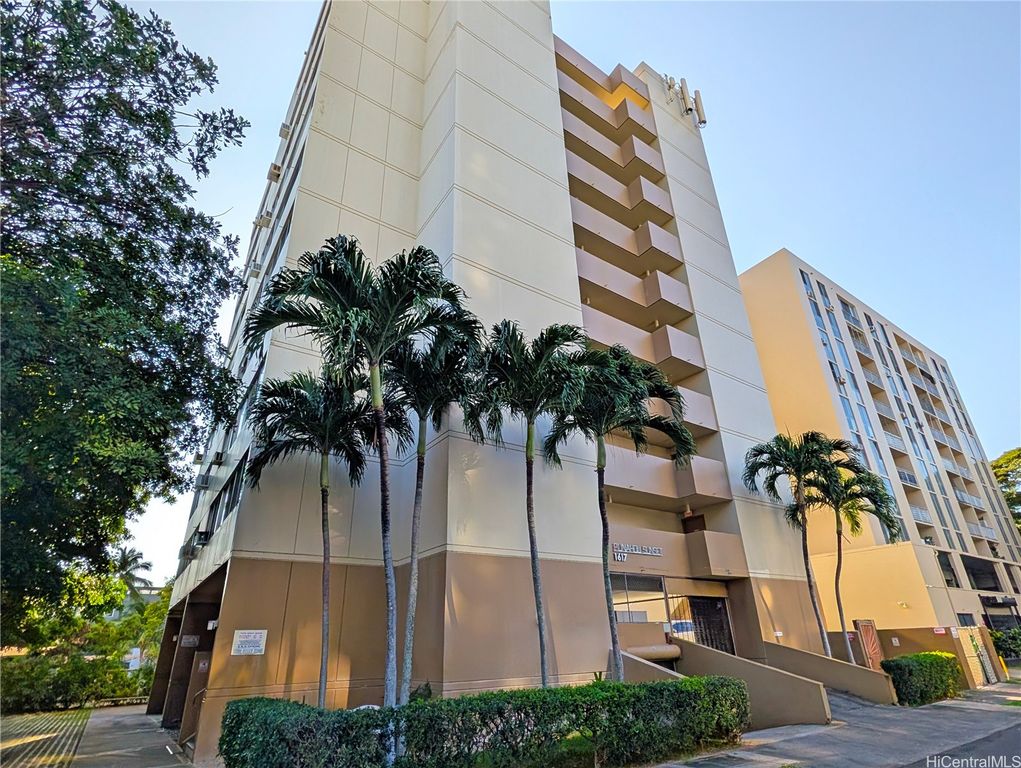 1617 Clark Street 804, Honolulu, HI 96822