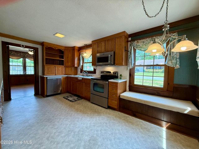 1391 Johnson Drive, Williamston, NC 27892