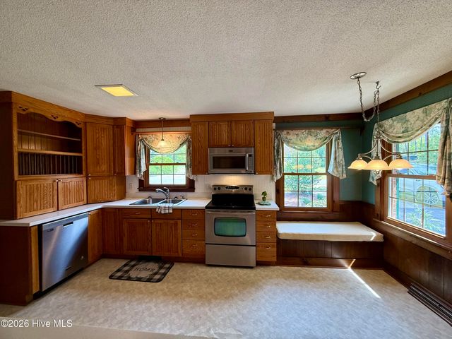 1391 Johnson Drive, Williamston, NC 27892