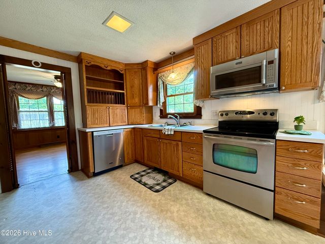 1391 Johnson Drive, Williamston, NC 27892