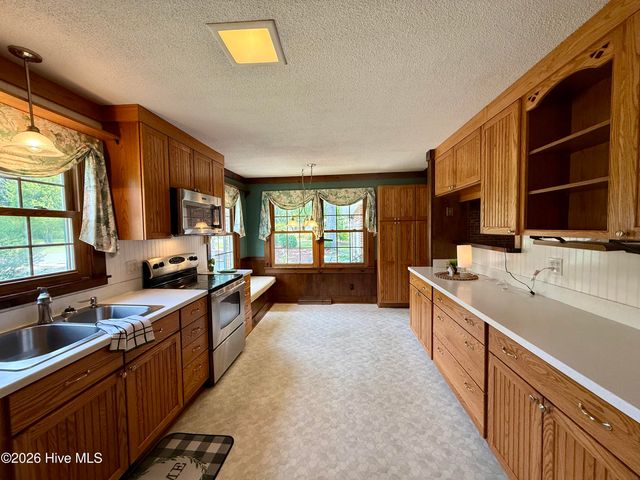 1391 Johnson Drive, Williamston, NC 27892
