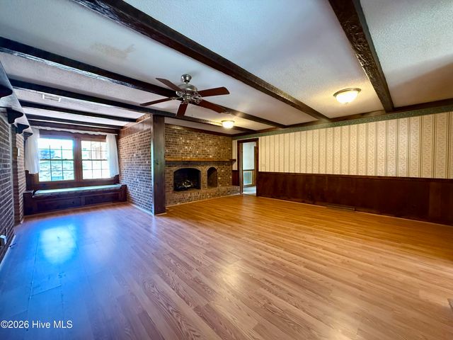 1391 Johnson Drive, Williamston, NC 27892
