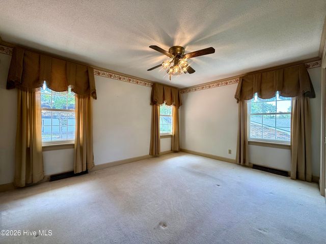 1391 Johnson Drive, Williamston, NC 27892