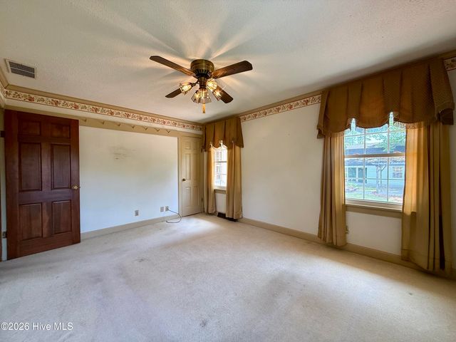 1391 Johnson Drive, Williamston, NC 27892