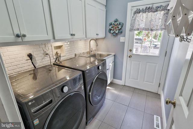 4353 E TEXAS RD, Allentown, PA 18103