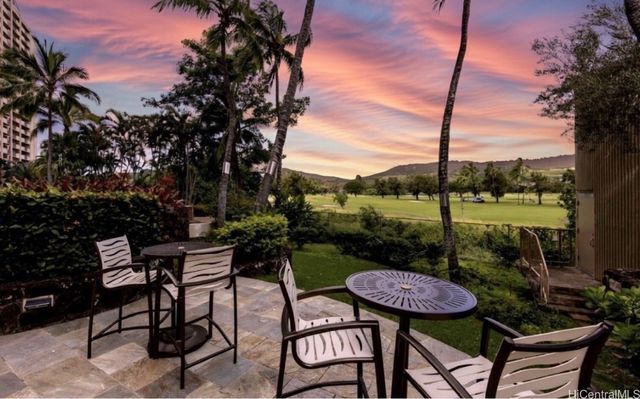 3050 Ala Poha Place 17W, Honolulu, HI 96818