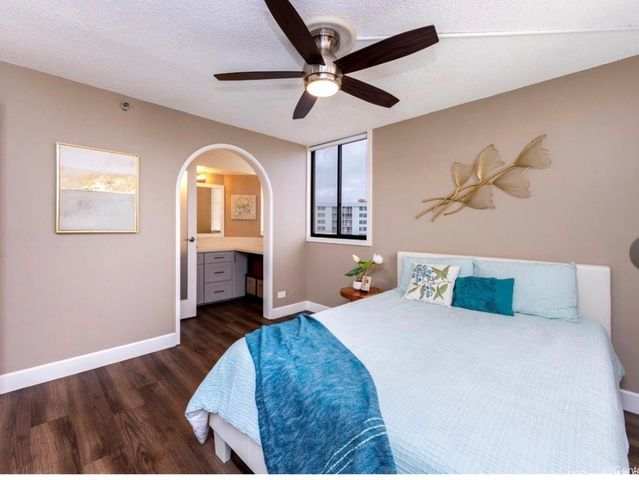 3050 Ala Poha Place 17W, Honolulu, HI 96818