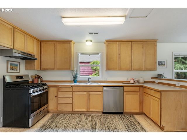 13815 Se STEELE St, Portland, OR 97236