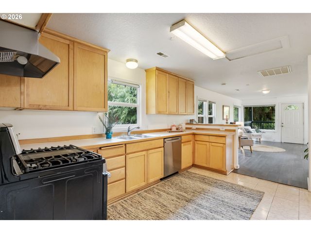 13815 Se STEELE St, Portland, OR 97236