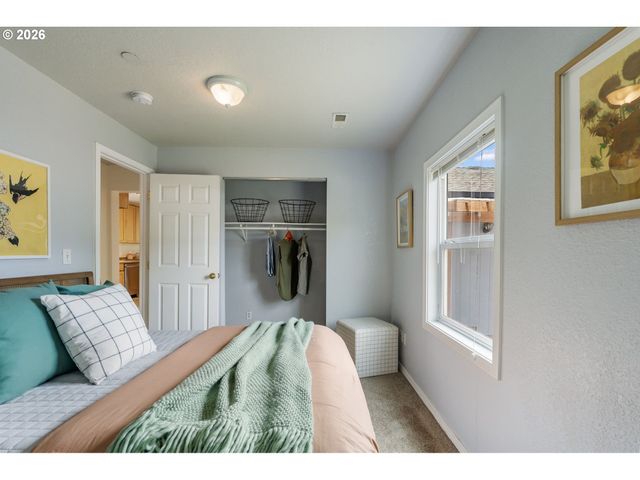 13815 Se STEELE St, Portland, OR 97236