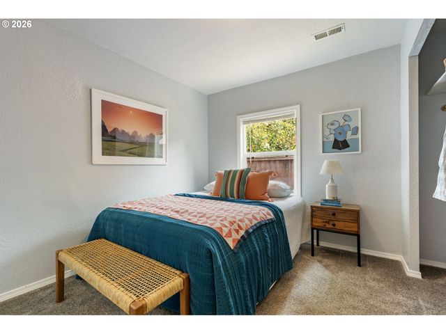 13815 Se STEELE St, Portland, OR 97236