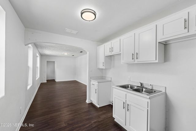 3250 SOUTEL Drive, Jacksonville, FL 32208