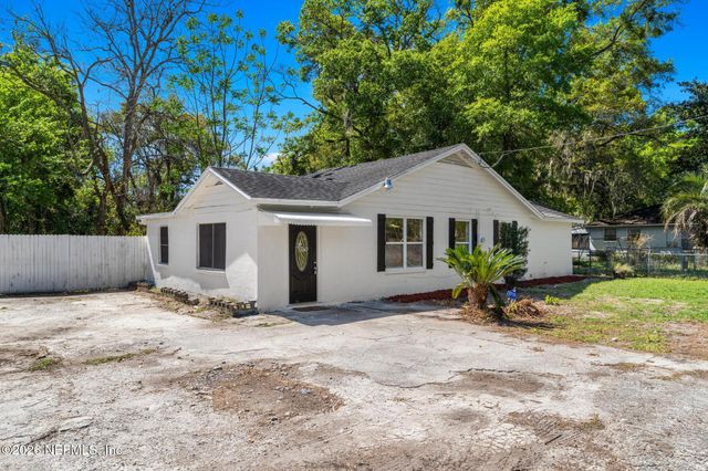 3250 SOUTEL Drive, Jacksonville, FL 32208