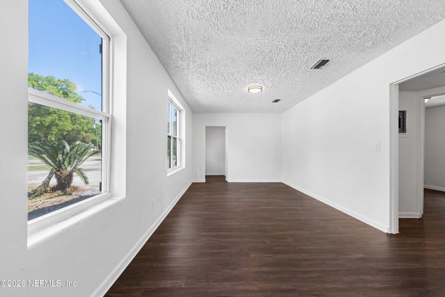 3250 SOUTEL Drive, Jacksonville, FL 32208