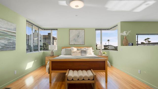 150 Juniper Ave, Carlsbad, CA 92008