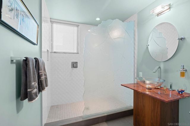 150 Juniper Ave, Carlsbad, CA 92008