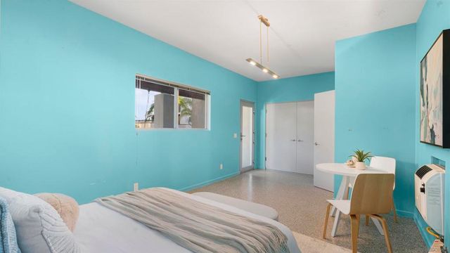 150 Juniper Ave, Carlsbad, CA 92008