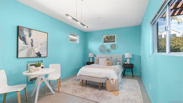 150 Juniper Ave, Carlsbad, CA 92008