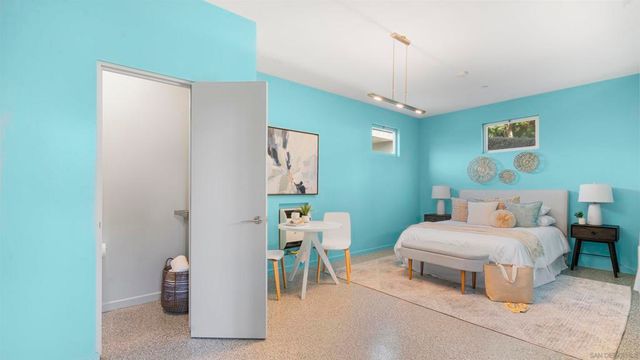 150 Juniper Ave, Carlsbad, CA 92008