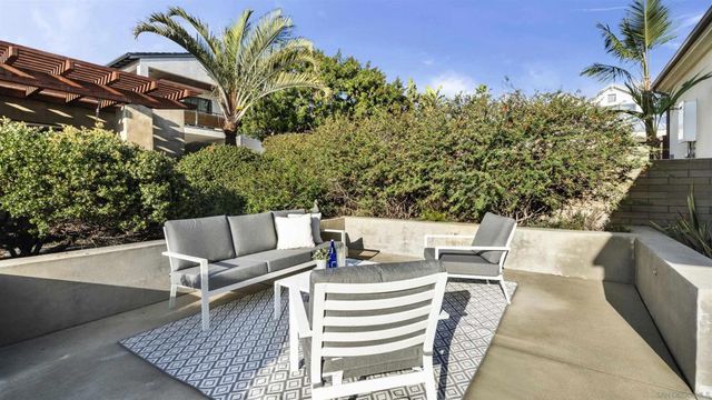 150 Juniper Ave, Carlsbad, CA 92008