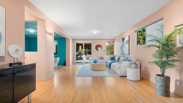 150 Juniper Ave, Carlsbad, CA 92008