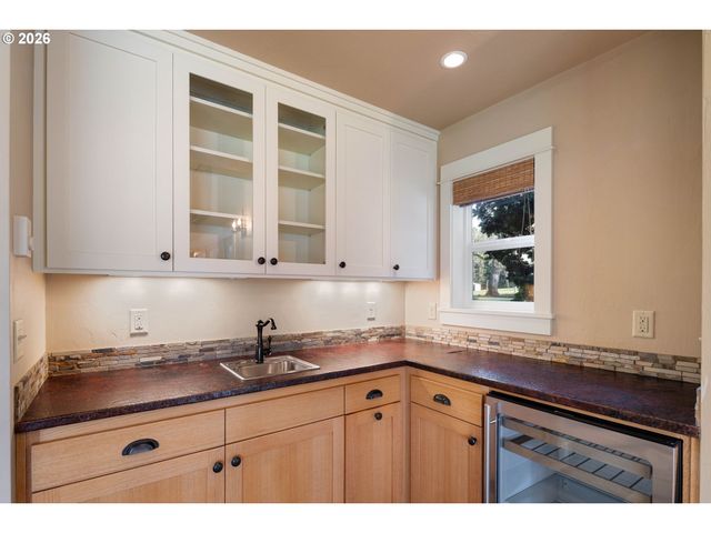 85789 LORANE Hwy, Eugene, OR 97405